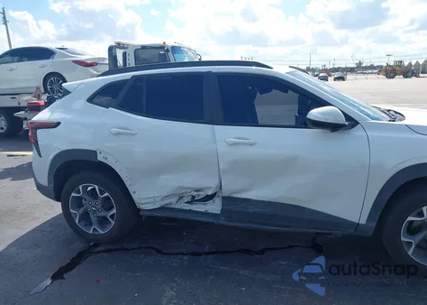 2025 Chevrolet Trax Fwd Lt z USA, uszkodzony, nr VIN KL77LHEP0SC249567